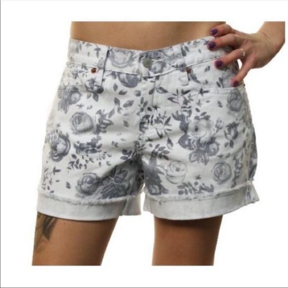 Lucky Brand Pants - Lucky brand floral shorts